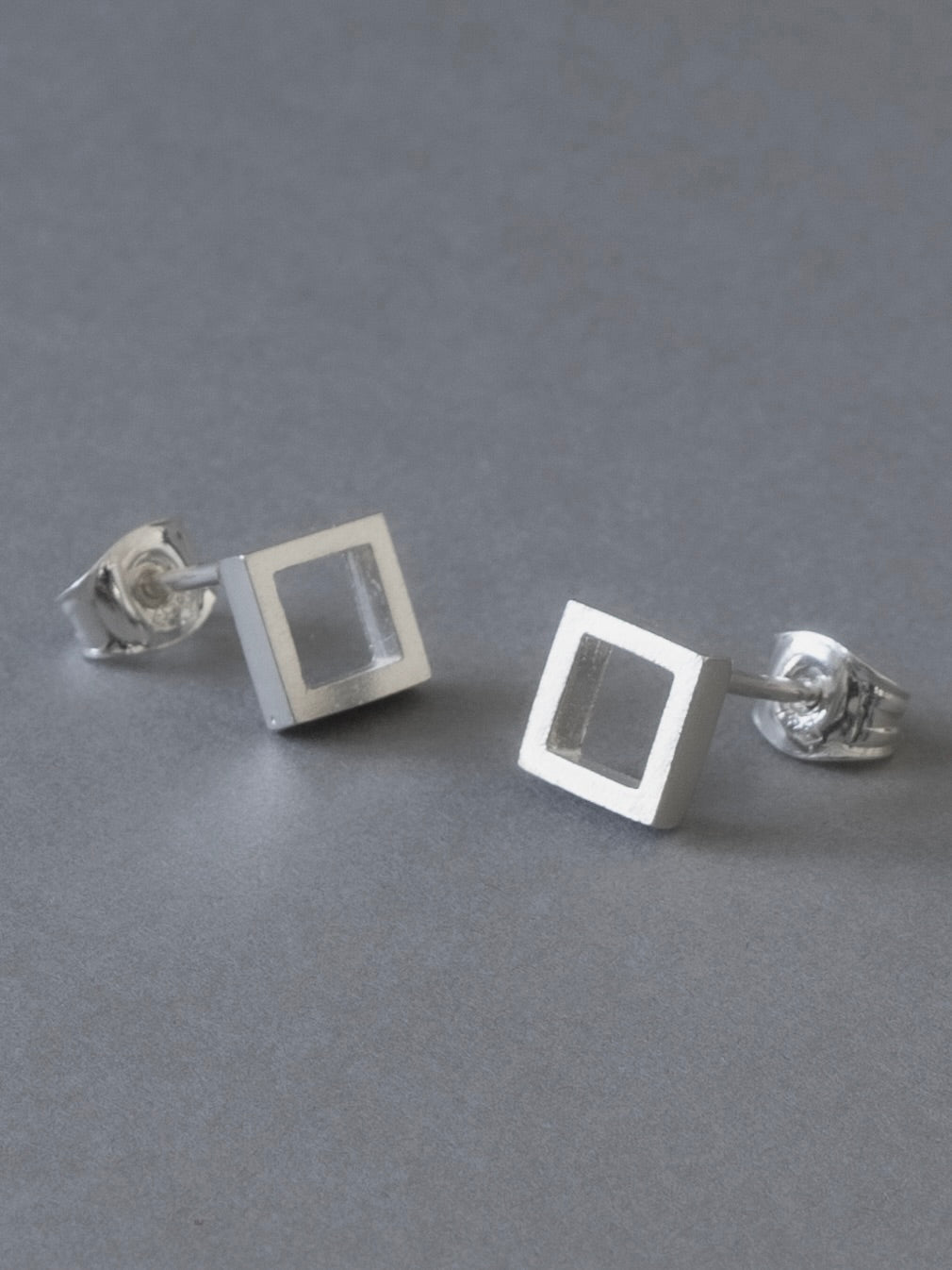 Suomalainen korumuotoilu | käsityö | kotimainen hopeakoru