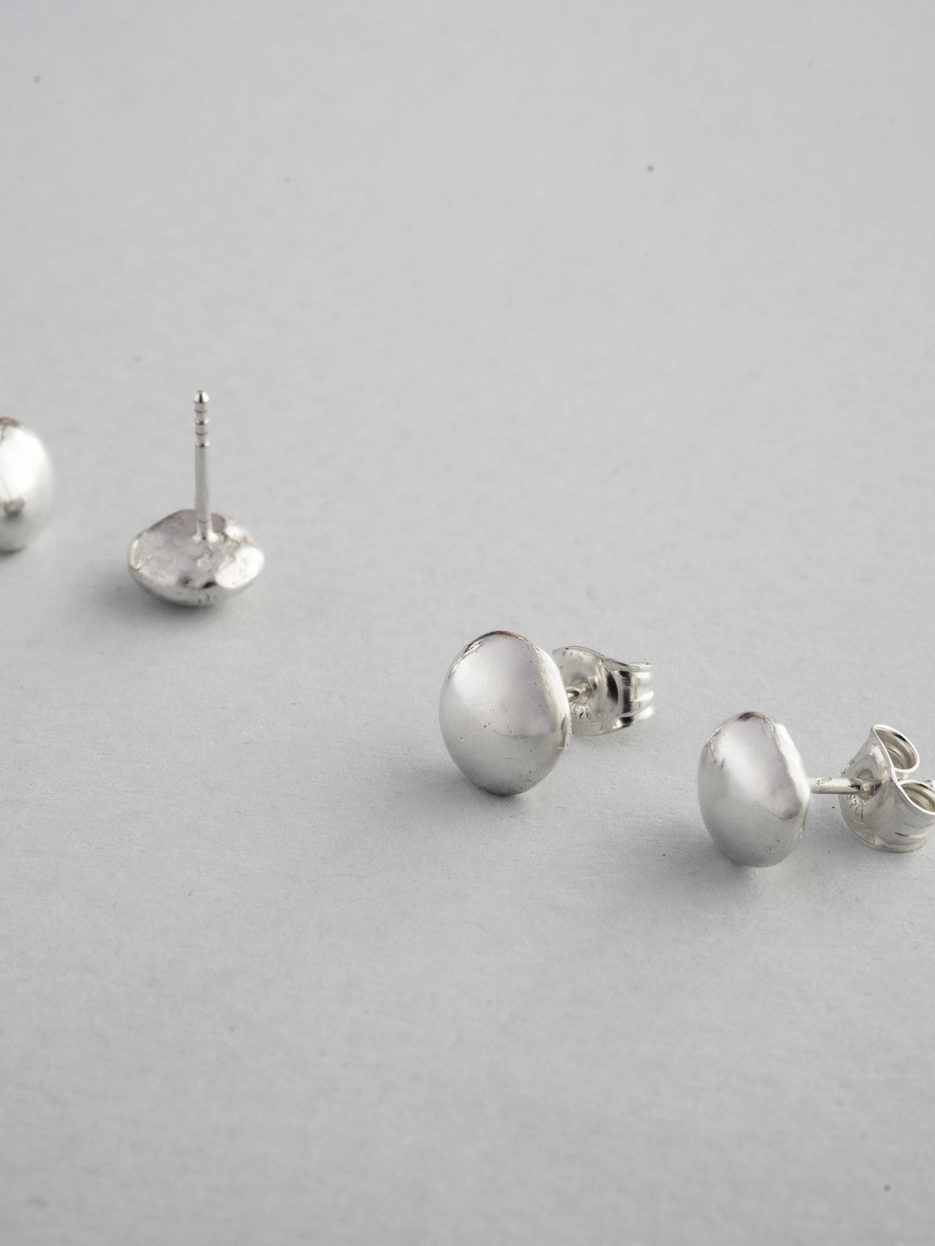 Suomalainen korumuotoilu | käsityö | kotimainen hopeakoru