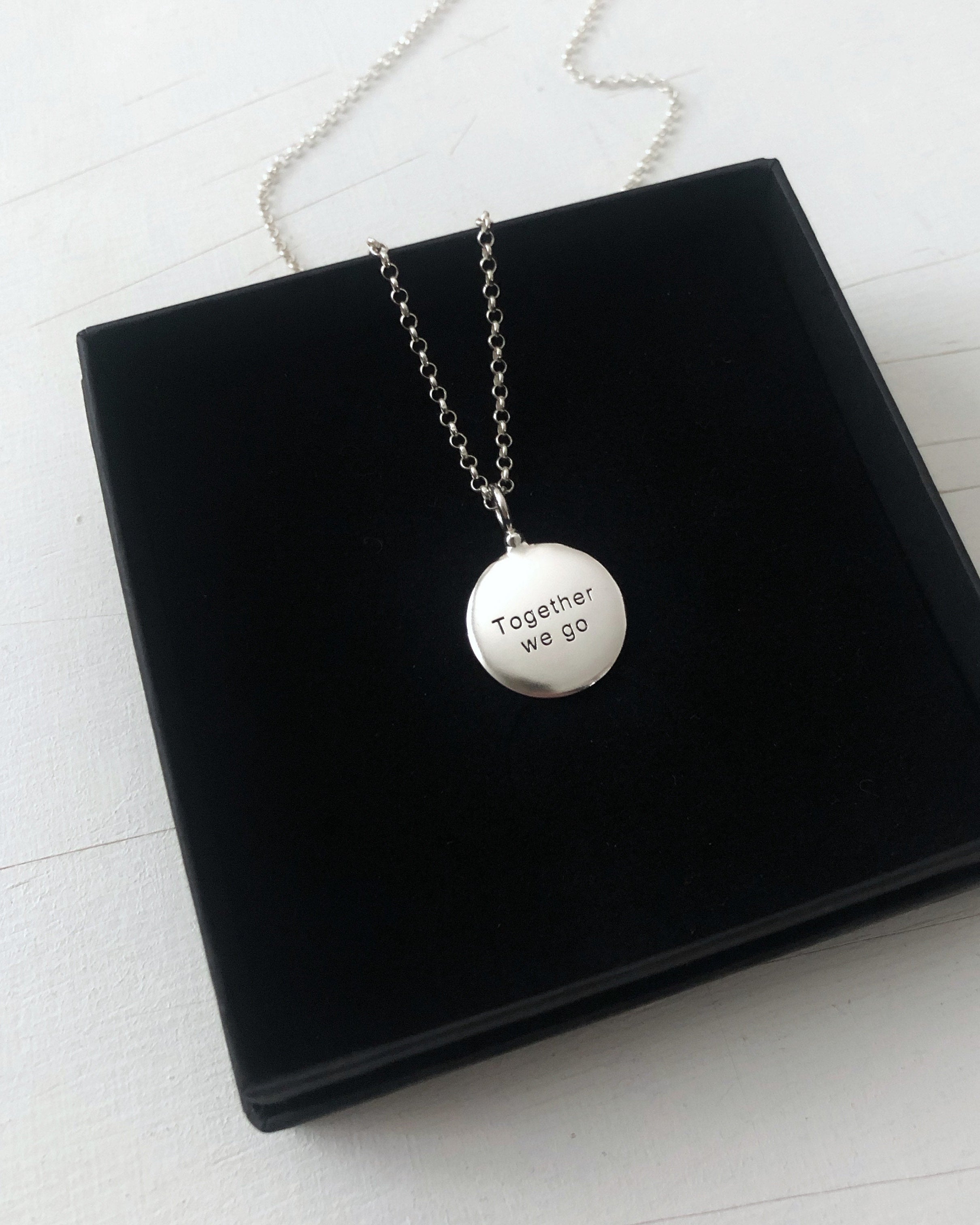 Kotimainen hopeakoru | Helsinki | verkkokauppa