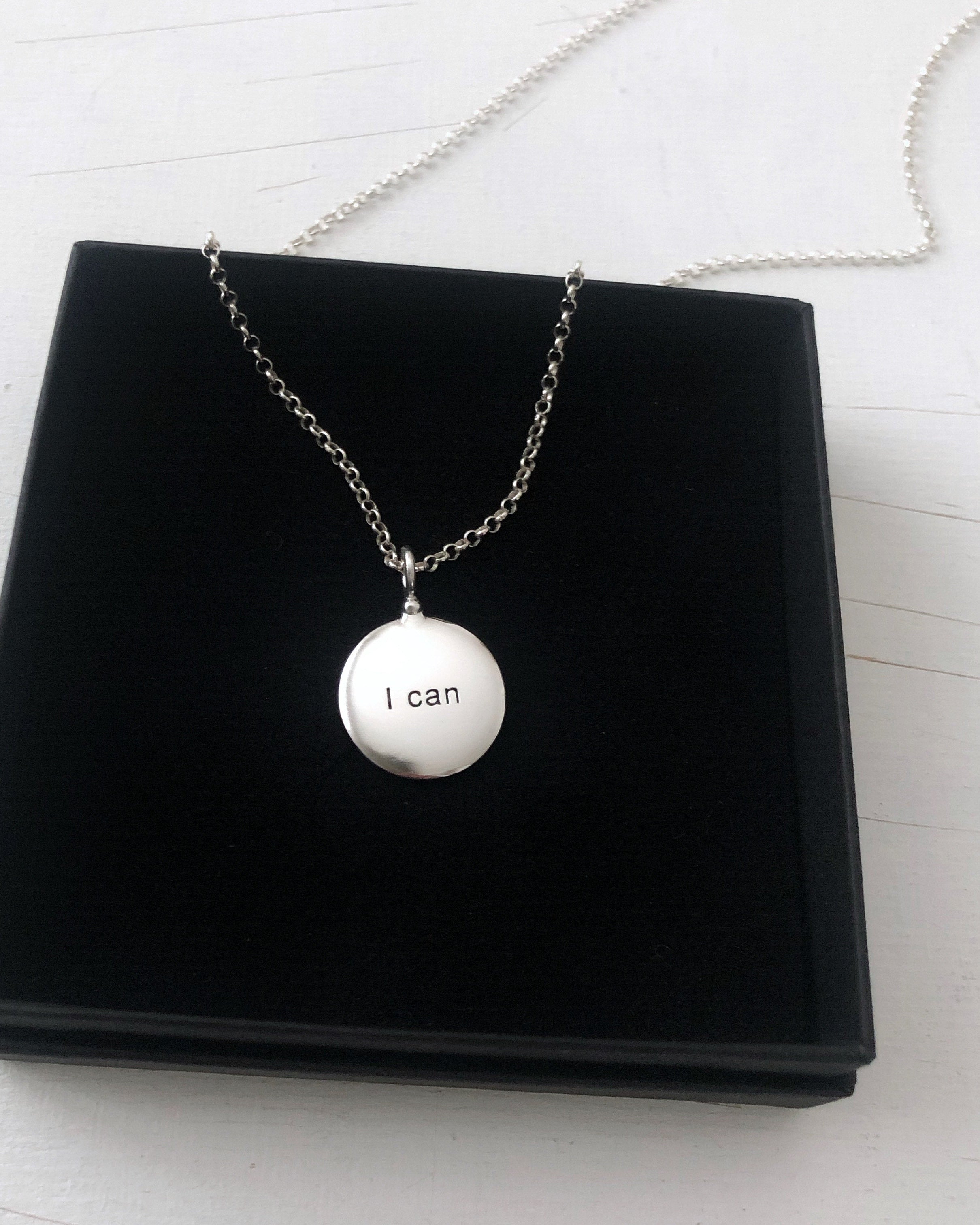 Kotimainen hopeakoru | Helsinki | verkkokauppa