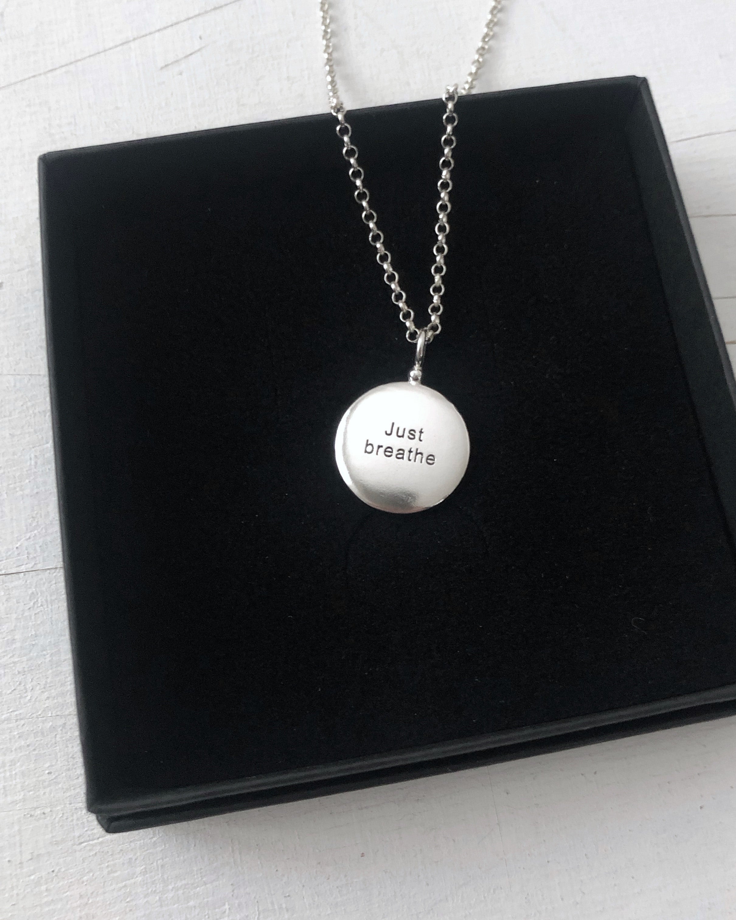 Kotimainen hopeakoru | Helsinki | verkkokauppa