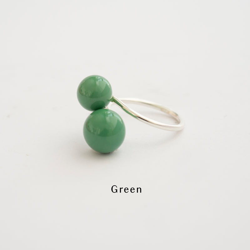 Pompom ring Green 2 beads